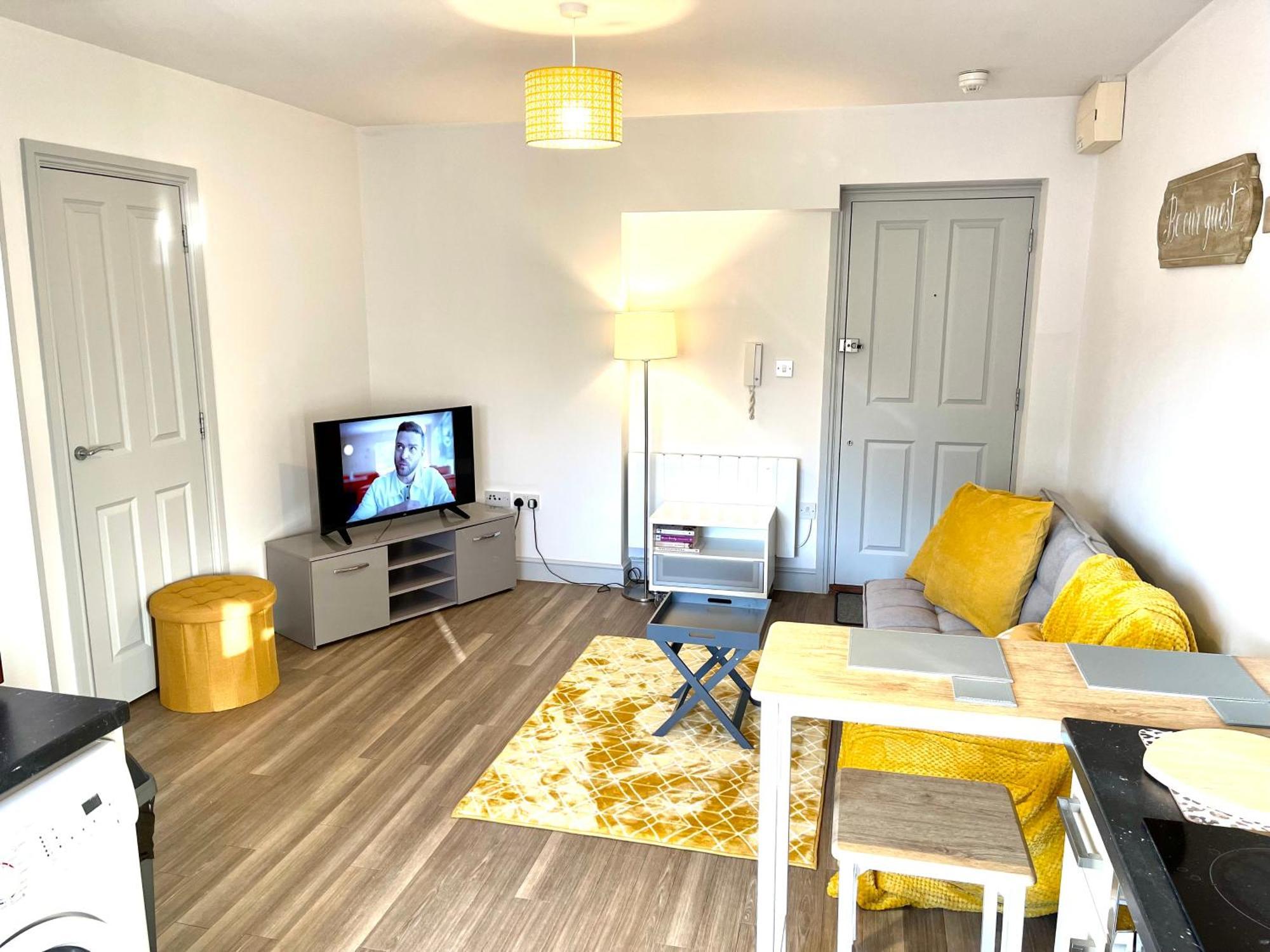 Stylish Cosy And Bright Apartment - Fantastic Location - Perfect For Business Or Solo Travellers Bishop's Stortford Ngoại thất bức ảnh